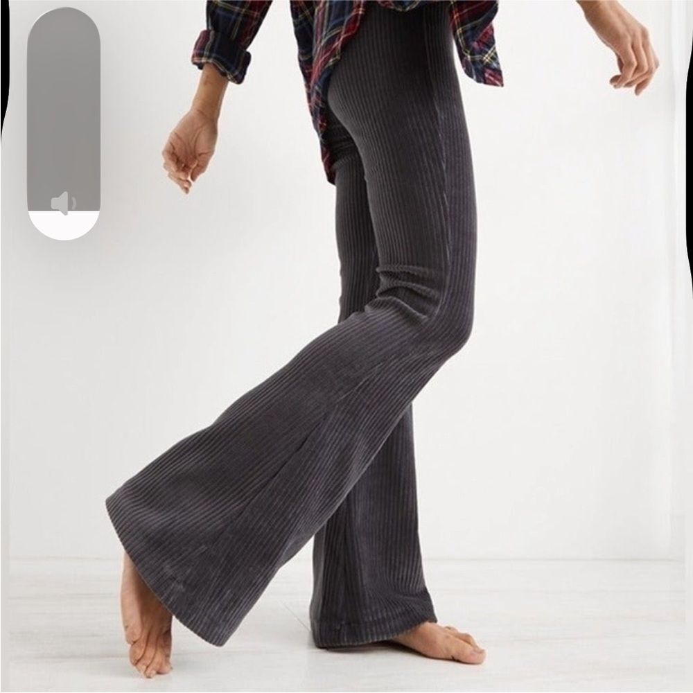 Aerie Groove On Velour Flare Pants - size women's small